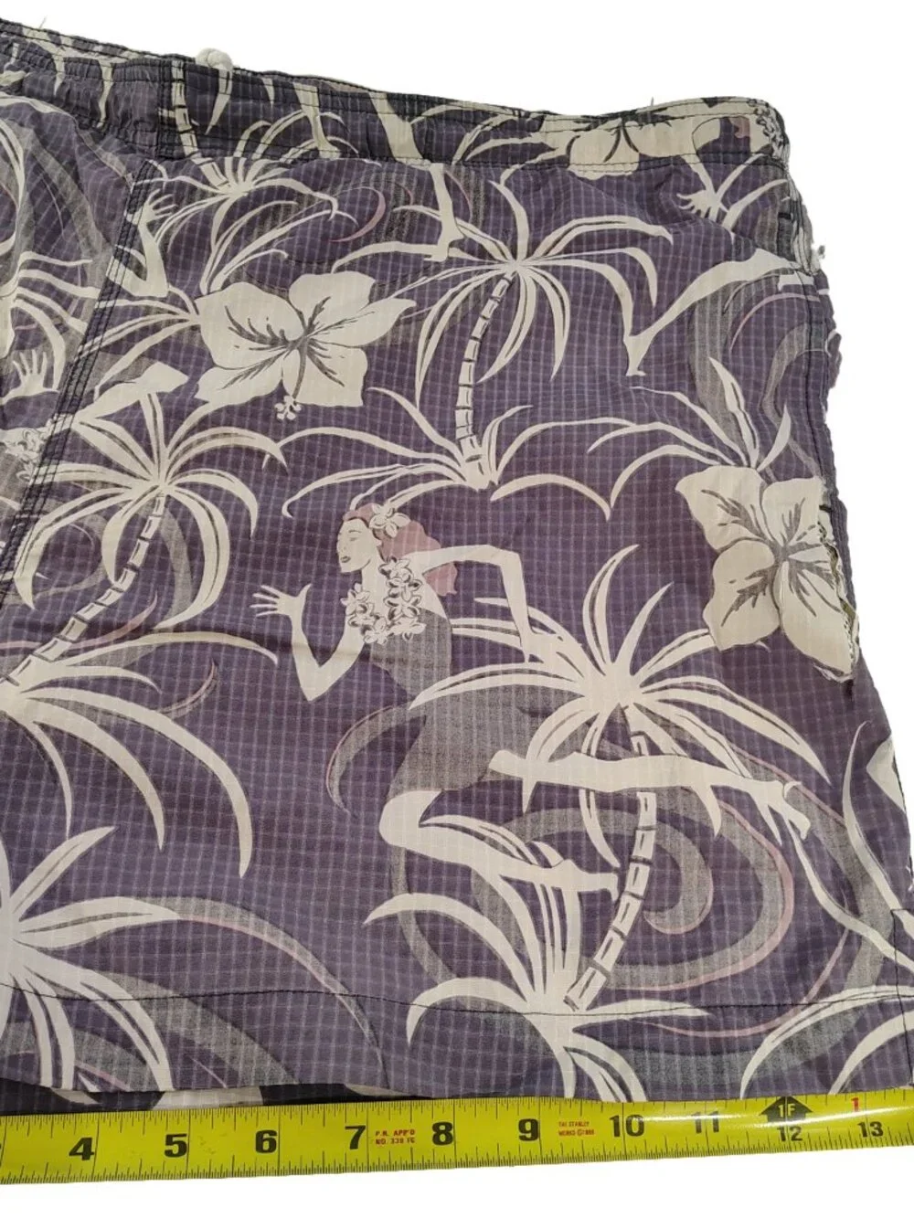 Men's Large Hawaiian Tropical Themed Tommy Bahama Swimshorts